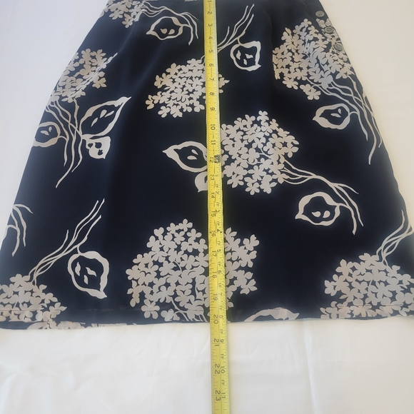 Banana Republic Skirt (Size 2) - Picture 7 of 7
